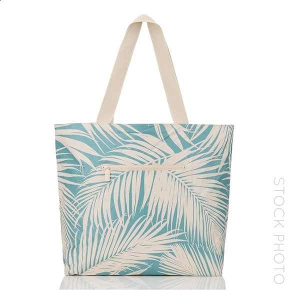 ALOHA Collection Day Tripper - Picture 2 of 9